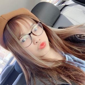 Meet your Posher, Nhung